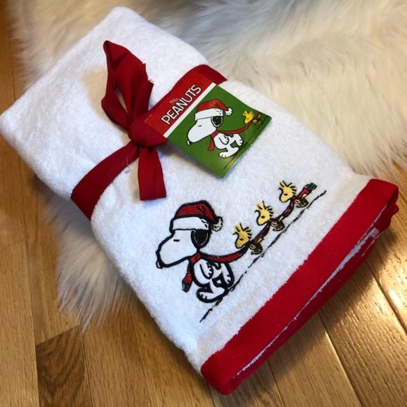 Peanuts Bath Final Price Snoopy Christmas Bath Towel Set Poshmark